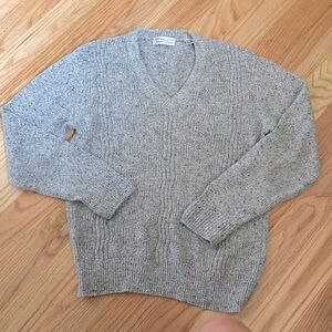 Lowell Dreyfus Men’s V-Neck Wool/ silk blend Sweater Gray knit Preppy Acadamia M